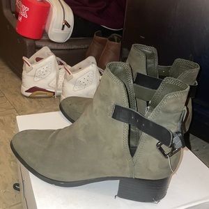 Aldo green booties size 8